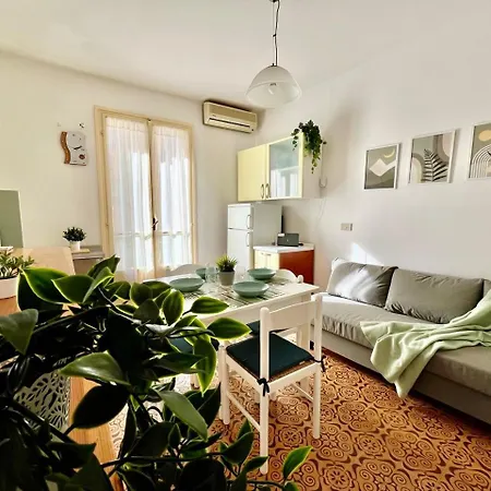 Daire 100m Dal Mare, Garage, Terrazza & Ac, Sea Nest