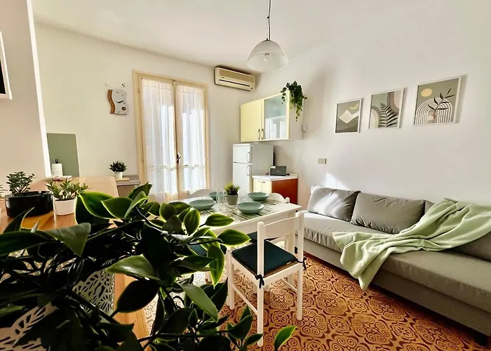 Daire 100m Dal Mare, Garage, Terrazza & Ac, Sea Nest